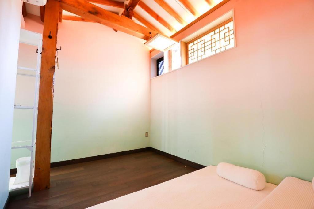 'Hanok Hanok' Boutique Stay Seoul - 2Min From Gyeongbokgung Palace Station Екстериор снимка